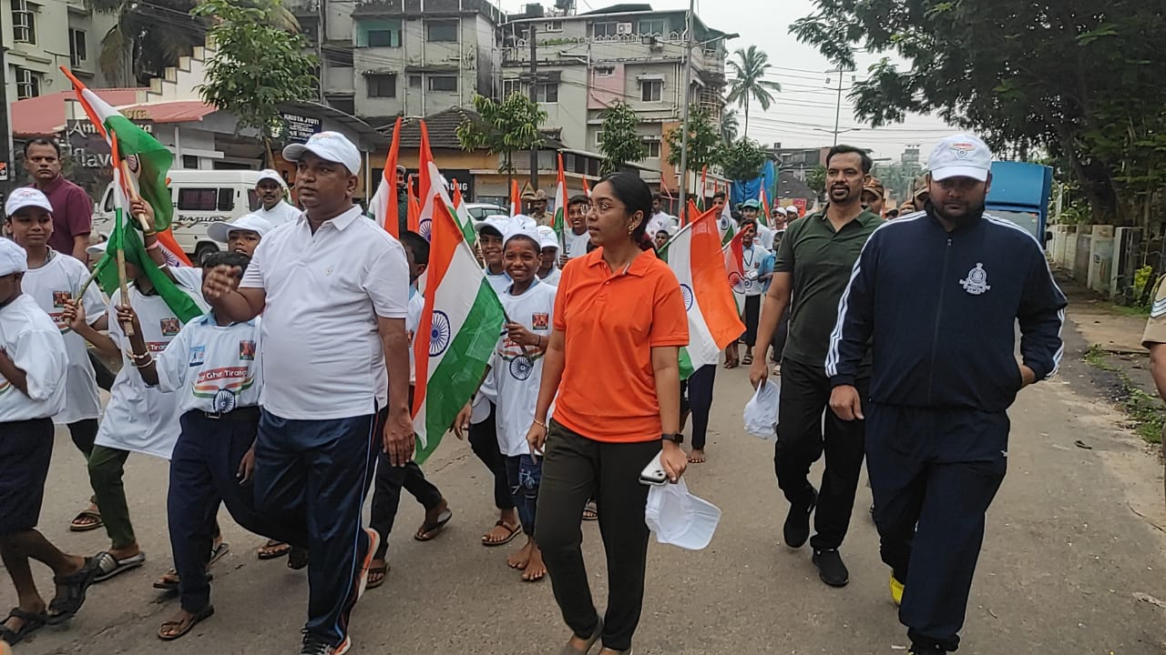 ಕಾರವಾರದಲ್ಲಿ ಹರ್ ಘರ್ ತಿರಂಗಾ ಸಂಭ್ರಮ, ವಾಕ್ ಥಾನ್ ಗೆ ಡಿಸಿ, ಸಿಇಒ, ಎಸ್ಪಿ ಹೆಜ್ಜೆ