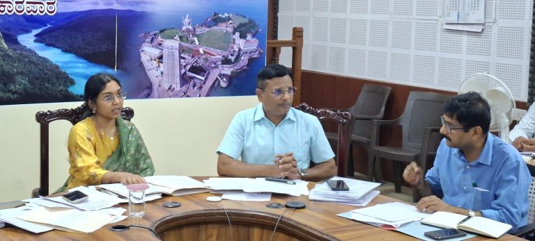 35 ಕೇಂದ್ರಗಳಲ್ಲಿ ದ್ವಿತೀಯ ಪಿಯು ಪರೀಕ್ಷೆ, 14,484 ಮಂದಿ ನೋಂದಣಿ, ಕಟ್ಟುನಿಟ್ಟಿನ ಕ್ರಮಕ್ಕೆ ಜಿಲ್ಲಾಧಿಕಾರಿ ಲಕ್ಷ್ಮಿಪ್ರಿಯಾ ಸೂಚನೆ