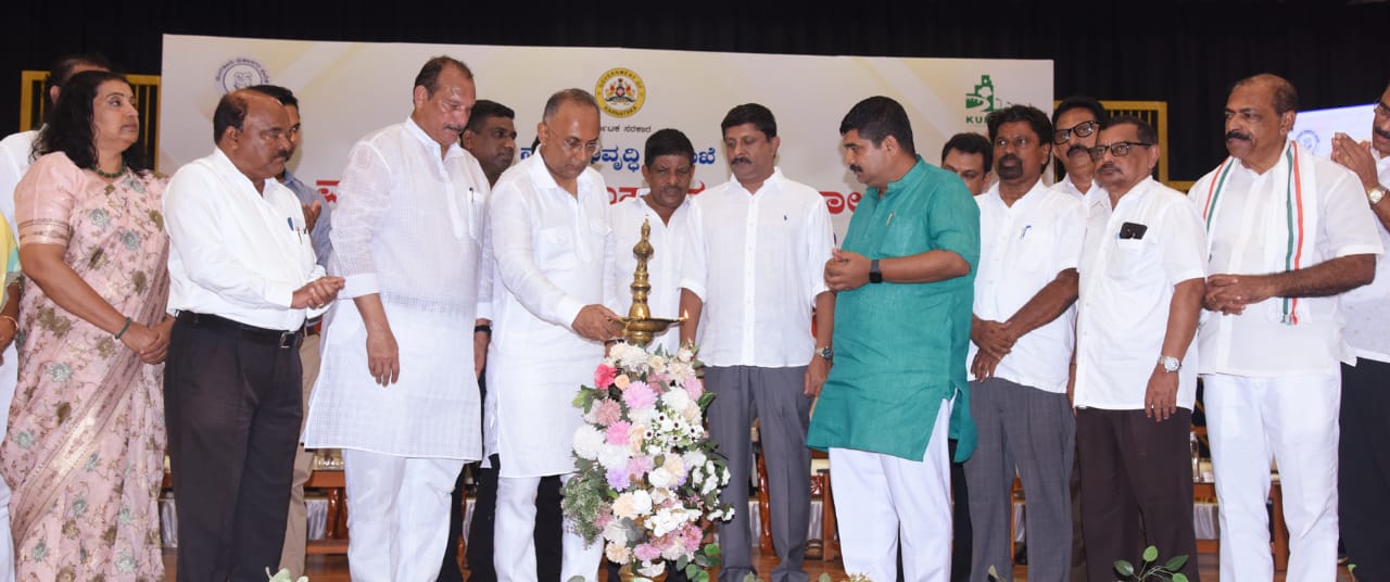 ಮಹಾನಗರ ಪಾಲಿಕೆ ವ್ಯಾಪ್ತಿಯ ವಿವಿಧ ಕಾಮಗಾರಿಗಳಿಗೆ  ಜಿಲ್ಲಾ ಉಸ್ತುವಾರಿ ಸಚಿವ ದಿನೇಶ್ ಗುಂಡೂರಾವ್ ಚಾಲನೆ