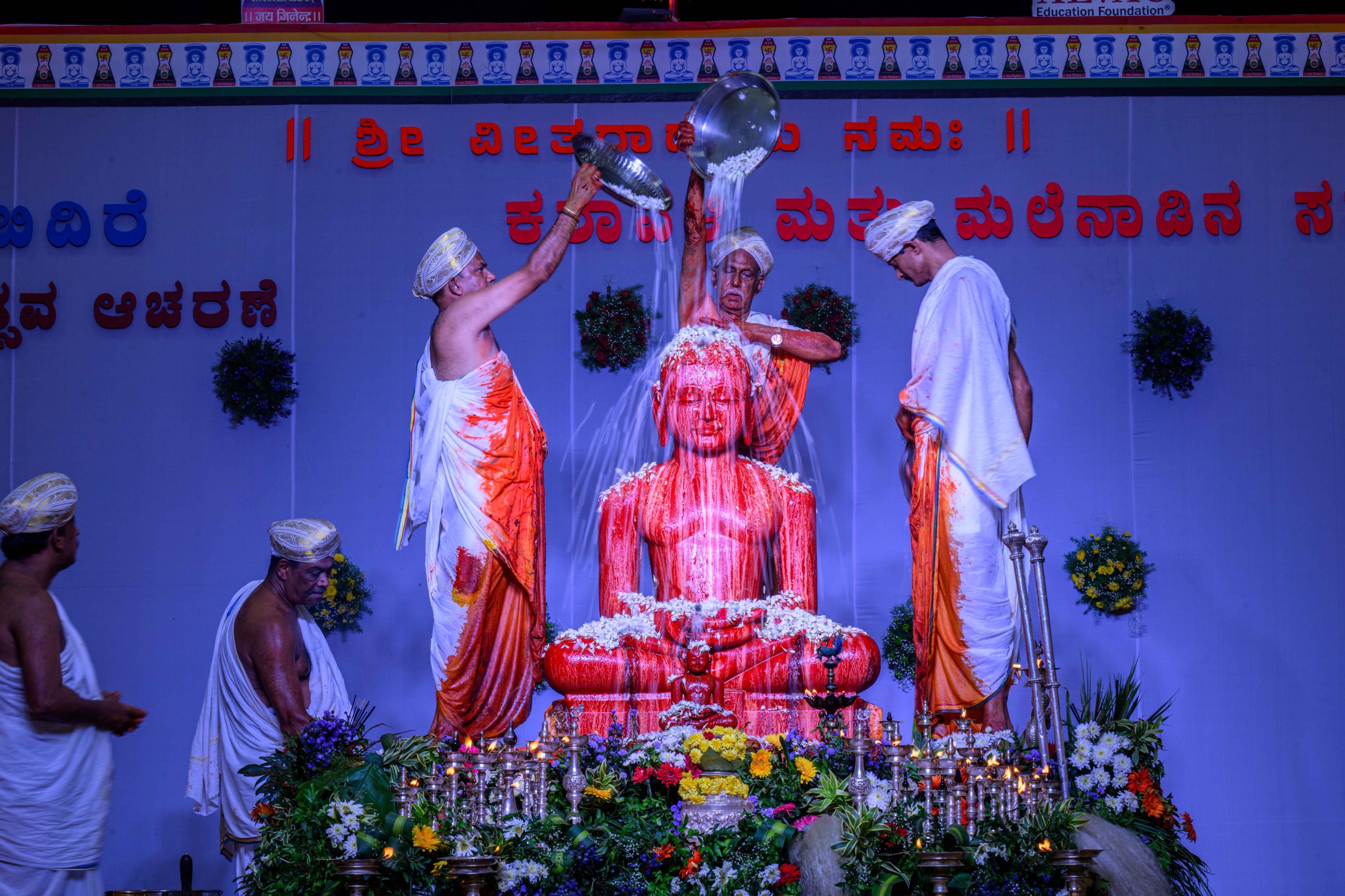 ಆಳ್ವಾಸ್‌ನಲ್ಲಿ ಮಹಾವೀರ ಸ್ವಾಮಿ ಜನ್ಮ ಕಲ್ಯಾಣ ಮಹೋತ್ಸವ, ವಿದ್ಯಾರ್ಥಿಗಳಿಂದ ಜಿನಭಜನೆ