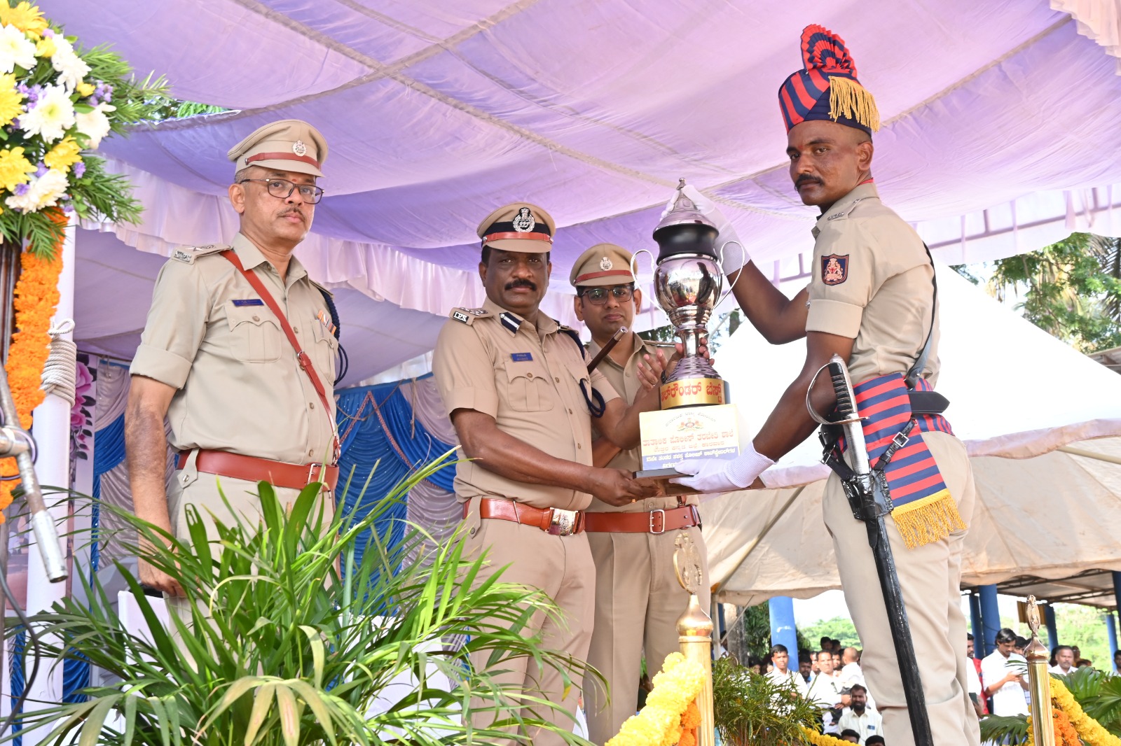 ಪೊಲೀಸರಲ್ಲಿ ಕರ್ತವ್ಯ ಪ್ರಜ್ಞೆ ಸದಾ ಜಾಗೃತ ಆಗಿರಲಿ, ತುರ್ತು ಸಂದರ್ಭದಲ್ಲಿ ತಕ್ಷಣವೇ ಸೇವೆಗೆ ಲಭ್ಯರಿರಬೇಕು: ಡಿಐಜಿಪಿ ದೇವರಾಜ್